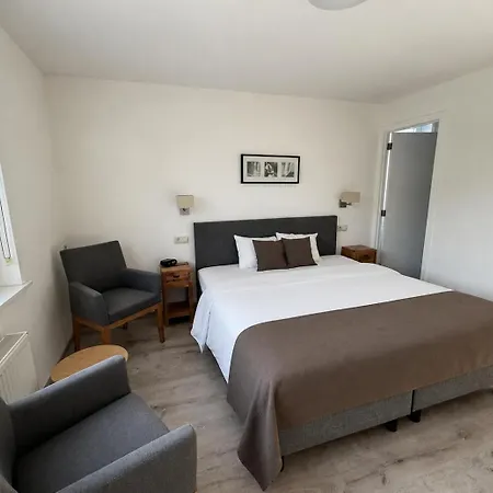 Lavan Hotel