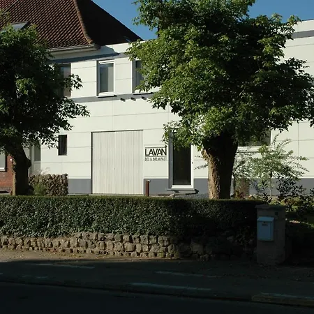 Lavan Hotel