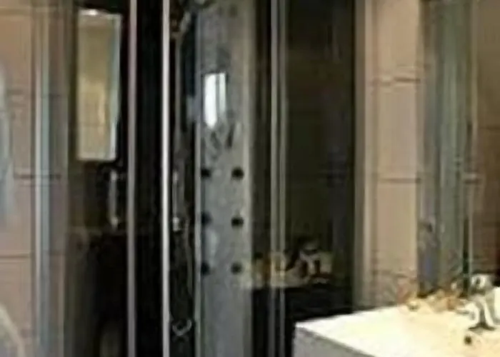 Lavan Готель Левен